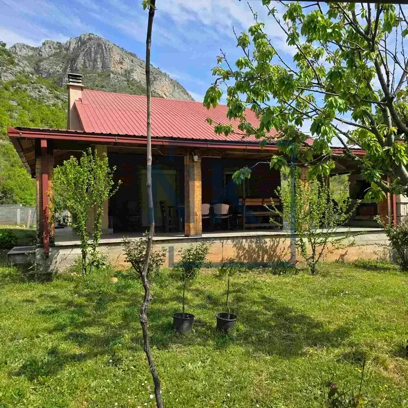 Prodaja, kuća, 112m², Bioče, Podgorica
