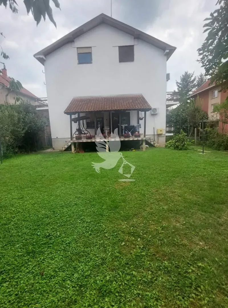 Sale, house, 218m², Mladenovac selo, Mladenovac