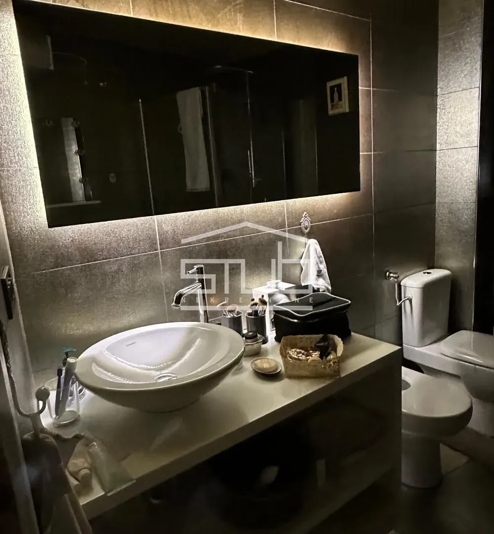 Sale, three bedroom apartment, 103m², Kalenić Pijaca, Vračar Sve Podlokacije