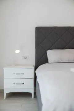 Izdavanje, jednosoban stan, 57m², Bečići, Budva - image 12
