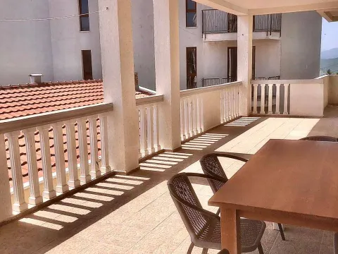 Izdavanje, trosoban stan, 110m², Seoce, Budva - image 8