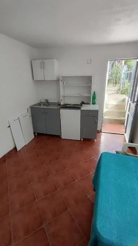 Izdavanje, kuća, 32m², Šušanj, Bar