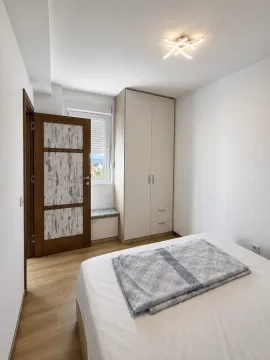 Rent, one bedroom apartment, 50m², Podkošljun, Budva - image 6