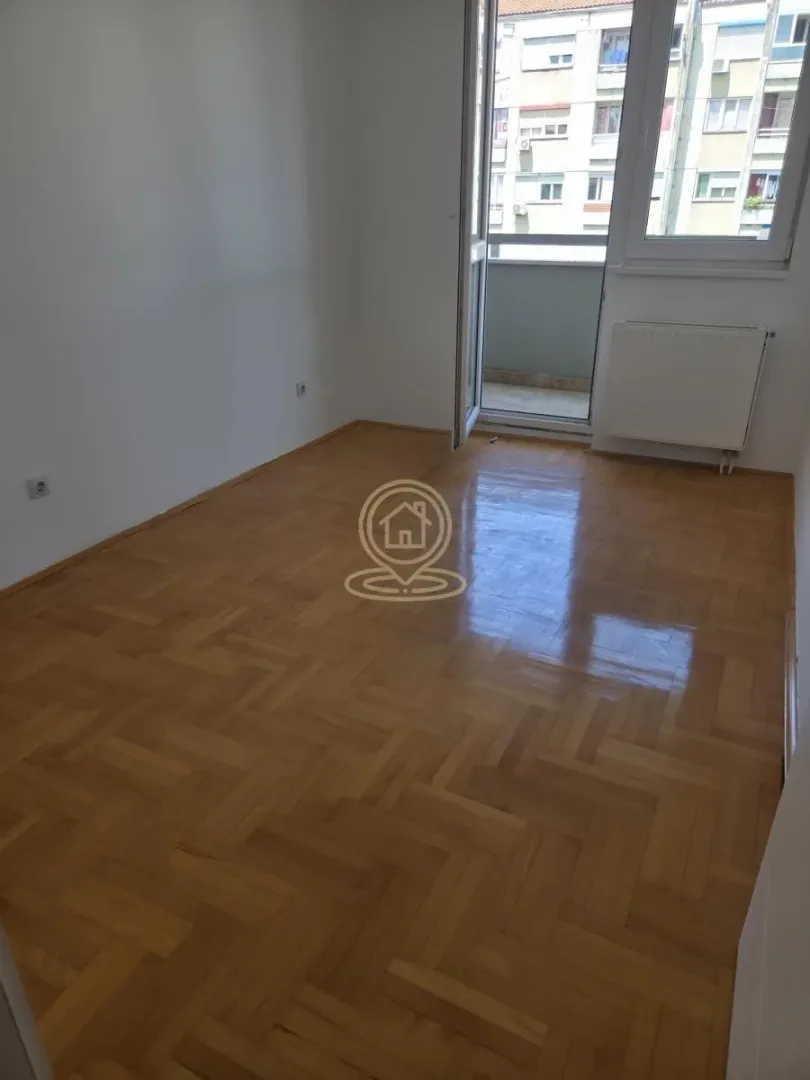 Sale, three bedroom apartment, 79m², Medijana, Niš