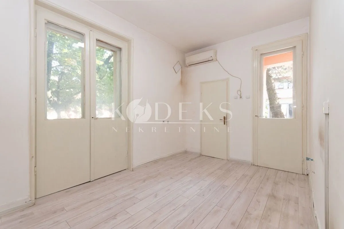 Izdavanje, poslovni prostor, 85m², Centar, Podgorica