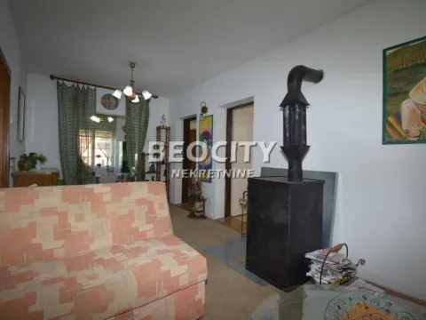 Sale, house, 770m², Glumčevo brdo, Barajevo - image 9