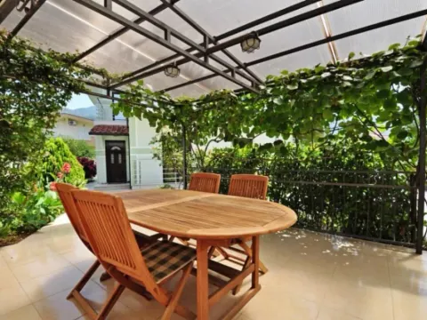 Prodaja, kuća, 222m², Donja Lastva, Tivat - image 5