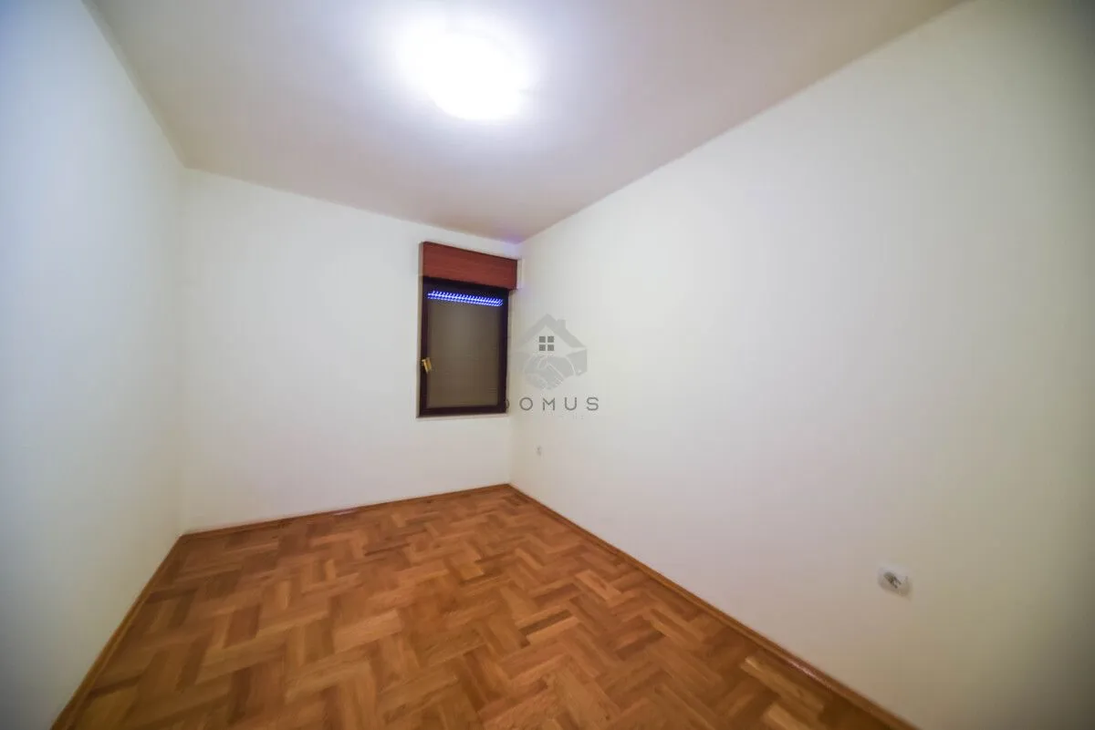 Prodaja, kuća, 350m², Tuzi, Podgorica