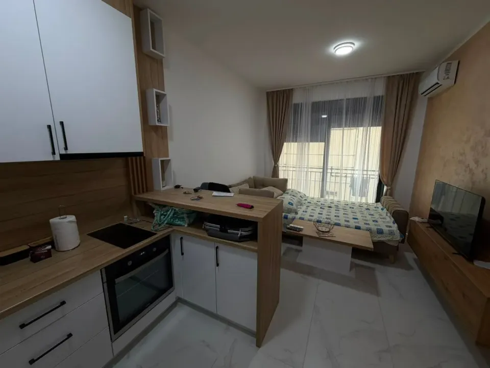 Izdavanje, garsonjera, 28m², Bečići, Budva