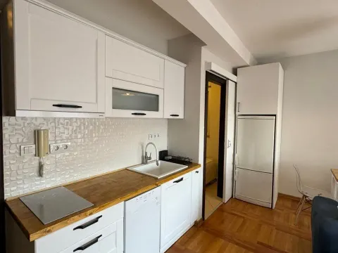 Prodaja, jednosoban stan, 43m², Bečići, Budva - image 1