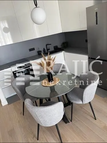 Izdavanje, dvosoban stan, 51m², Savski Venac, Beograd