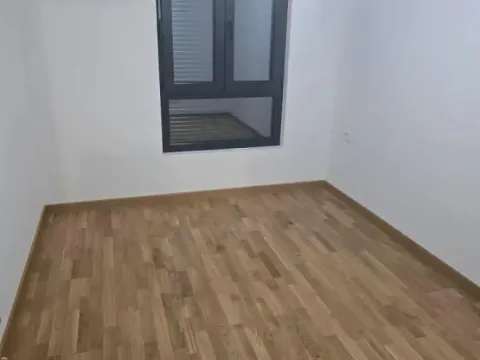 Izdavanje, jednosoban stan, 40m², Tološi, Podgorica - image 2