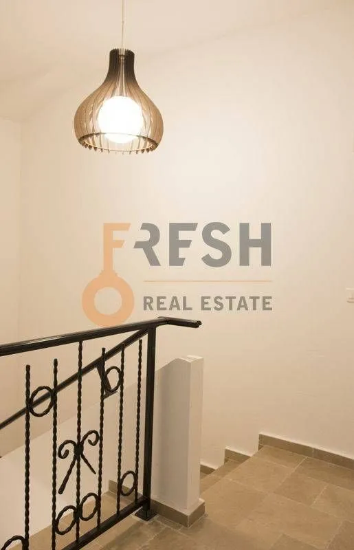 Sale, house, 1000m², Budva, Crna Gora