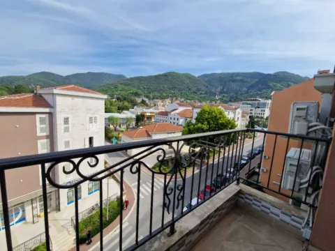 Prodaja, jednosoban stan, 49m², Centar, Tivat - image 2