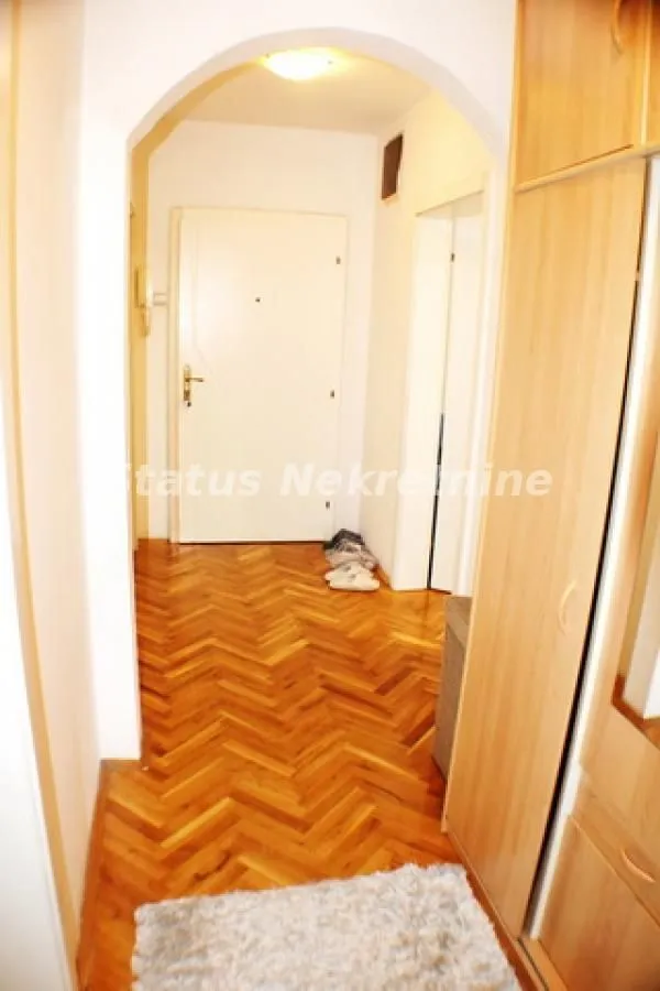 Izdavanje, dvosoban stan, 49m², Socijalno, Novi Sad Sve Podlokacije