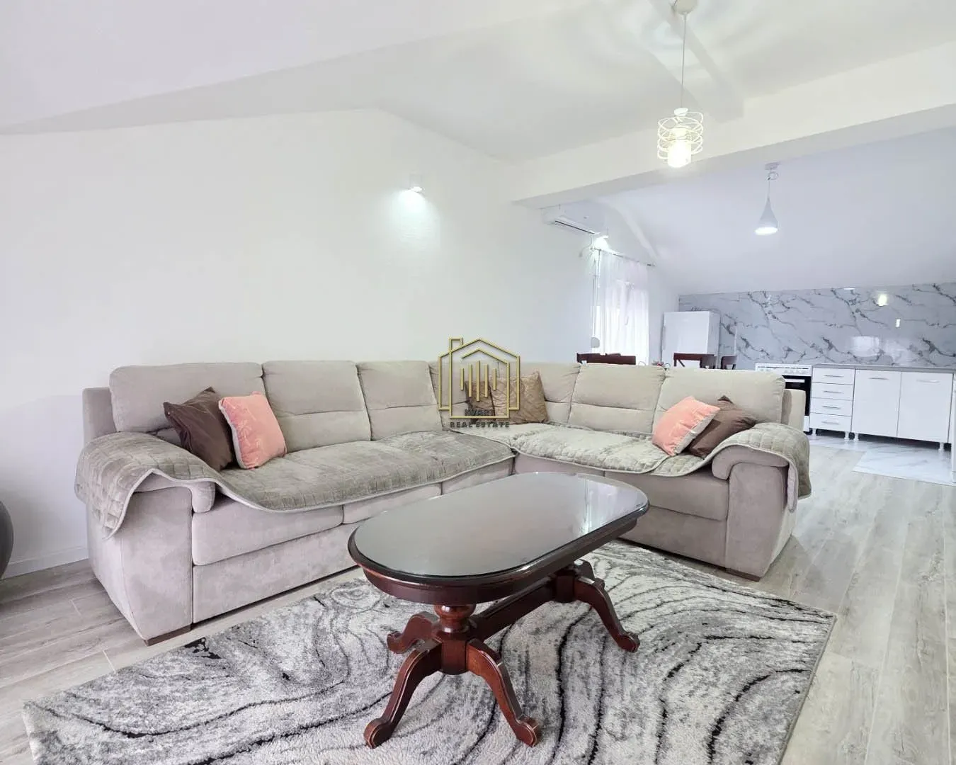 Izdavanje, dvosoban stan, 85m², Donja Gorica, Podgorica