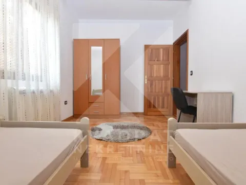 Izdavanje, četvorosoban stan, 150m², Stari Aerodrom, Podgorica - image 9