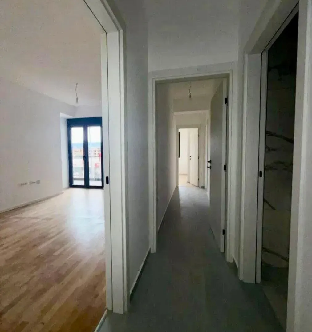 Prodaja, trosoban stan, 83m², Stari Aerodrom, Podgorica