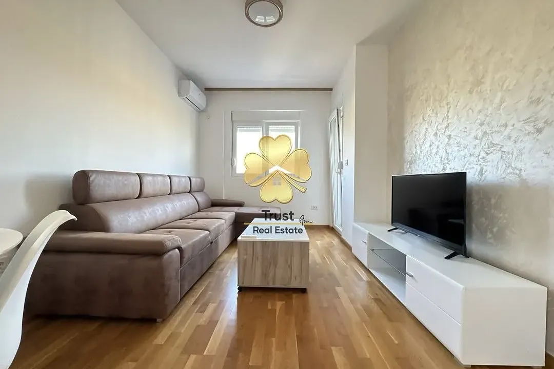 Izdavanje, dvosoban stan, 60m², Stari Aerodrom, Podgorica