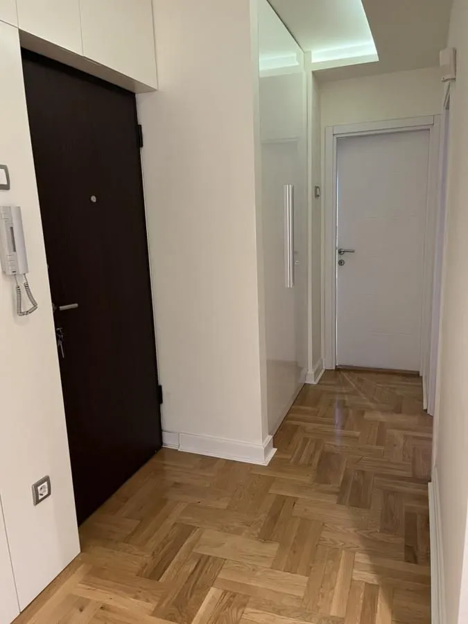 Izdavanje, stan, 180m², Stari Grad, Beograd