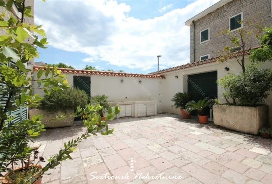 Prodaja, petosoban stan, 230m², Meljine, Herceg Novi