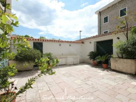 Sale, five bedroom apartment, 230m², Meljine, Herceg Novi - image 10