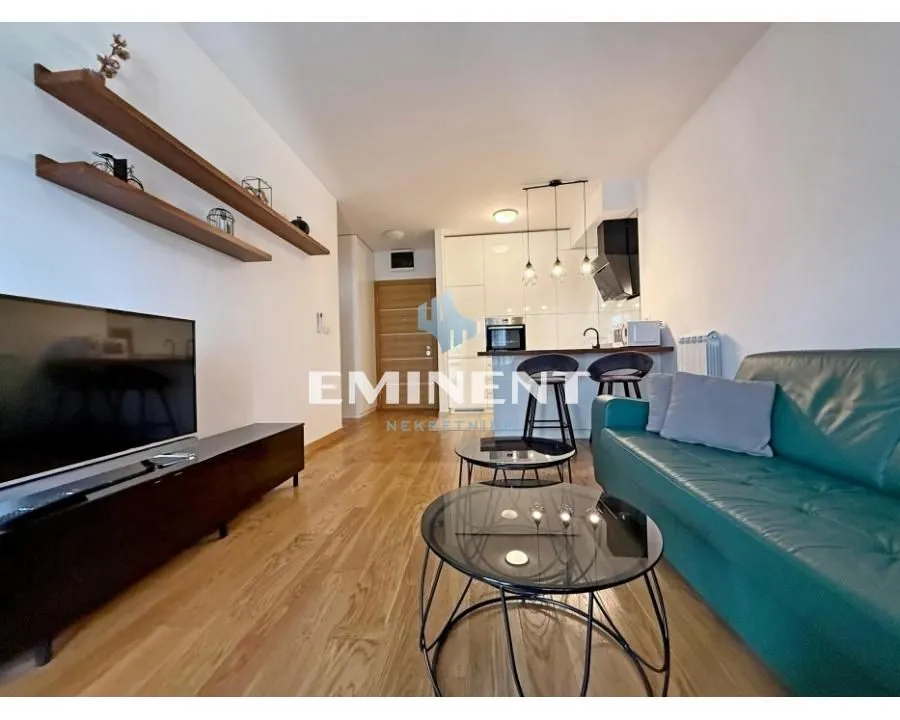 Izdavanje, dvosoban stan, 47m², Novi Beograd Blok 65, Novi Beograd Sve Podlokacije