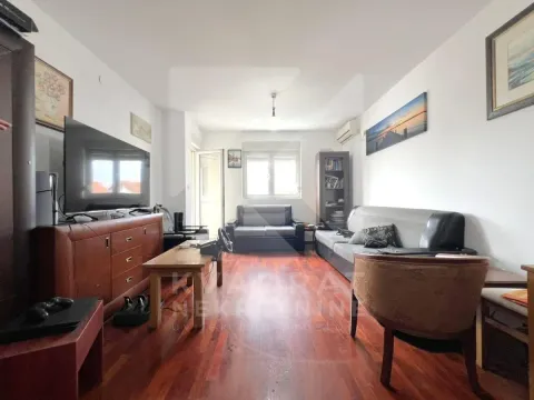 Rent, three bedroom apartment, 80m², Stari Aerodrom, Podgorica - image 2