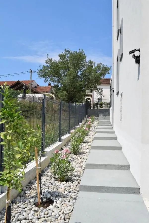Prodaja, kuća, 469m², Đuraševići, Tivat