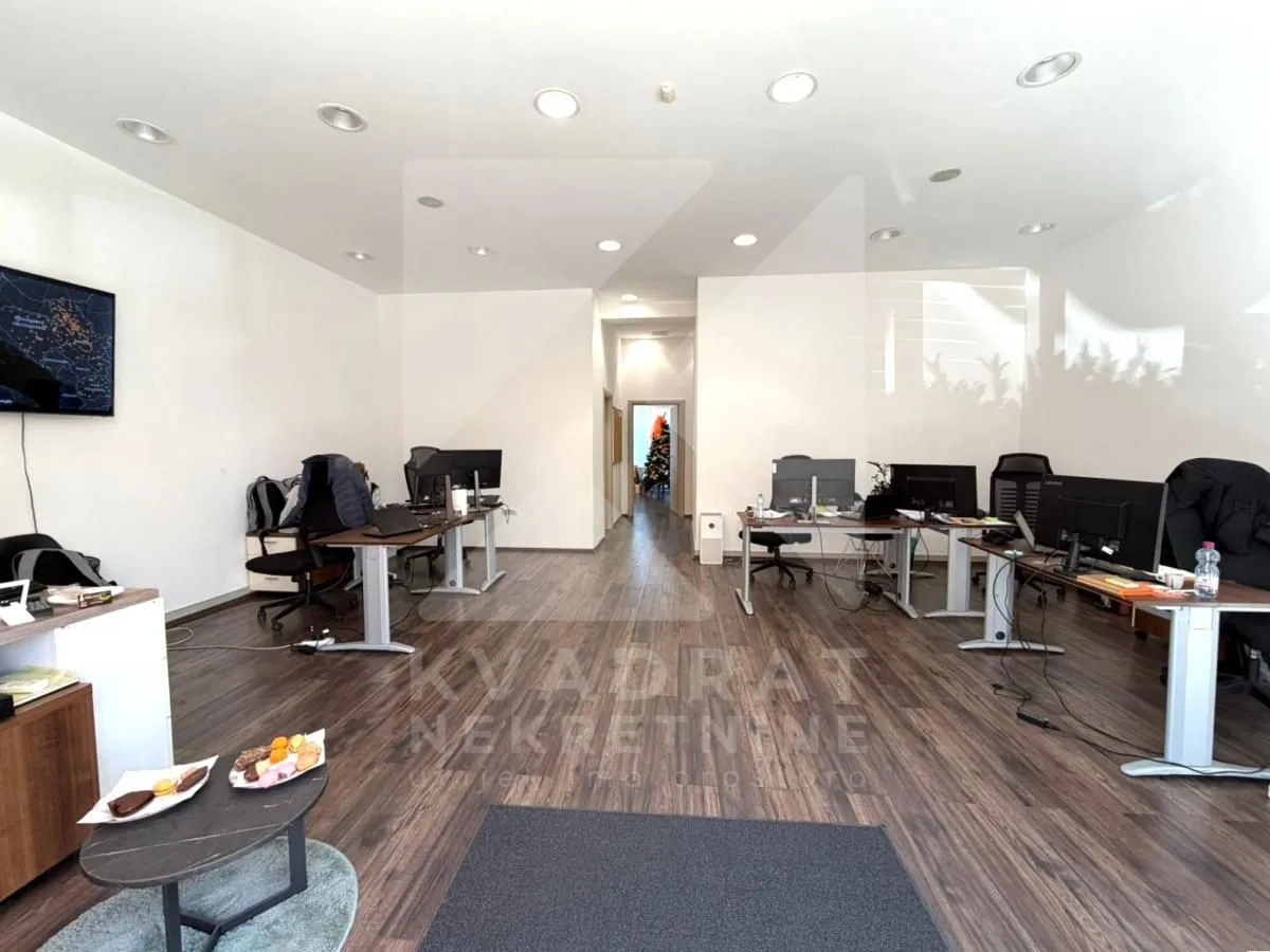 Rent, office space, 103m², City Kvart, Podgorica