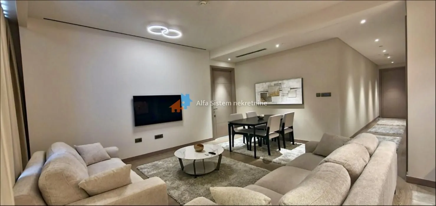 Izdavanje, trosoban stan, 90m², Savski Venac, Beograd