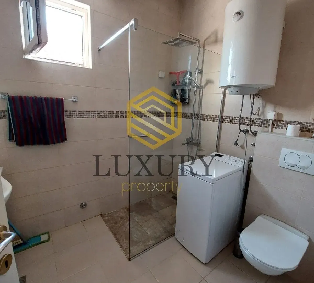 Izdavanje, kuća, 120m², Tološi, Podgorica