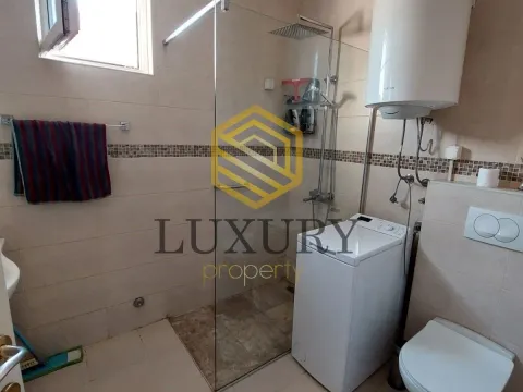 Izdavanje, kuća, 120m², Tološi, Podgorica - image 12
