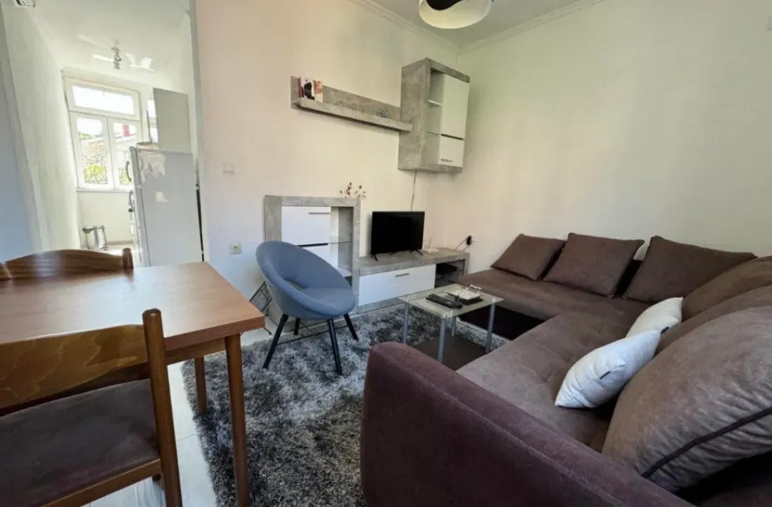 Izdavanje, jednosoban stan, 40m², Bonići, Tivat