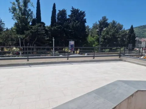 Rent, two bedroom apartment, 60m², Budva, Crna Gora - image 2