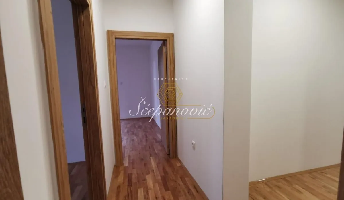 Prodaja, četvorosoban stan, 103m², Salajka, Novi Sad Sve Podlokacije