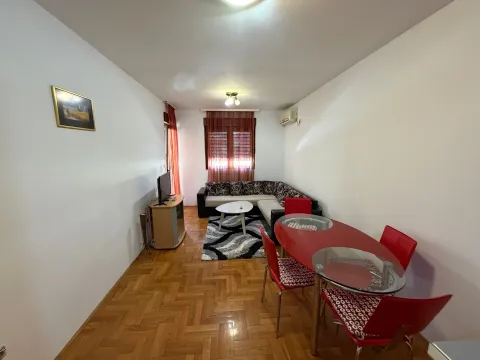 Rent, one bedroom apartment, 45m², Stari Aerodrom, Podgorica - image 8