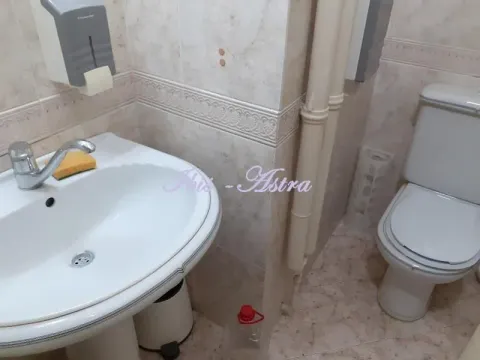 Rent, four bedroom apartment, 140m², Stari Grad, Beograd - image 17