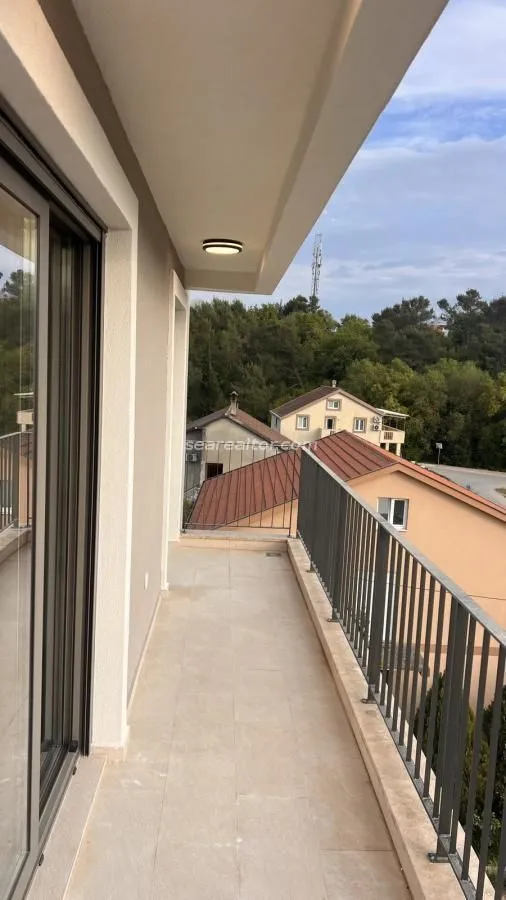 Prodaja, dvosoban stan, 72m², Tivat, Crna Gora