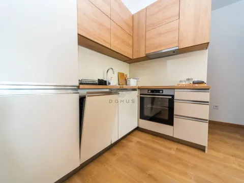 Izdavanje, dvosoban stan, 50m², Rozino, Budva - image 5