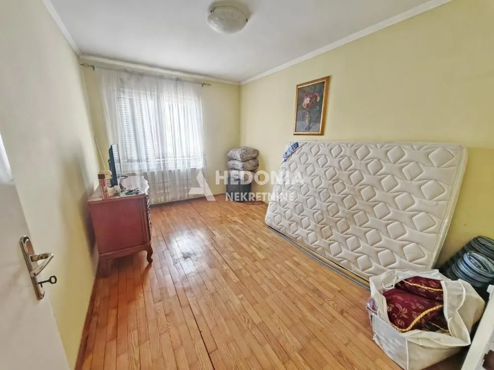 Prodaja, kuća, 106m², Centar, Ub