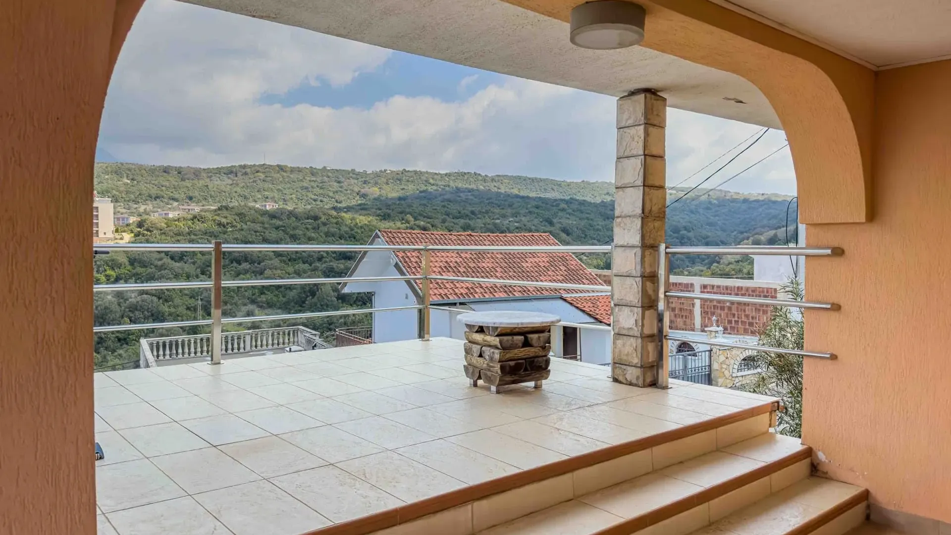 Sale, house, 160m², Utjeha, Bar