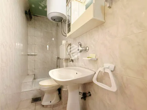 Izdavanje, poslovni prostor, 25m², Preko Morače, Podgorica - image 9