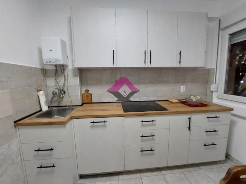 Izdavanje, trosoban stan, 68m², Poštanska Štedionica, Palilula Sve Podlokacije
