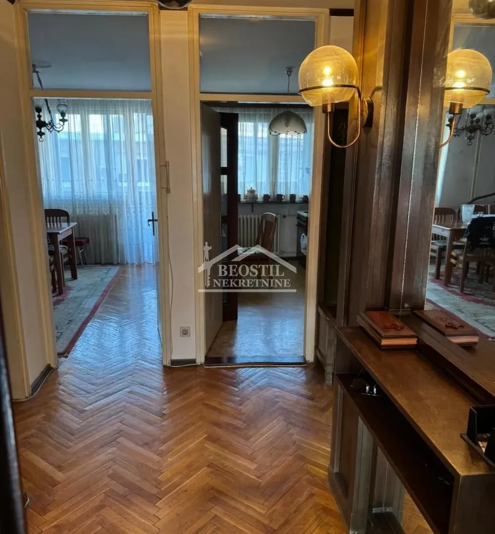 Prodaja, trosoban stan, 97m², Topličin venac, Beograd