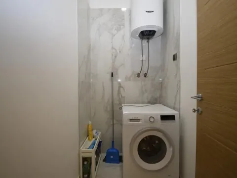 Izdavanje, trosoban stan, 120m², Kod Capital Plaze, Podgorica - image 12