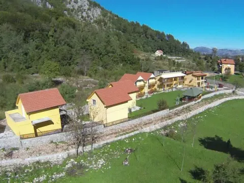 Prodaja, ugostiteljski objekat, 420m², Cetinje, Crna Gora - image 5
