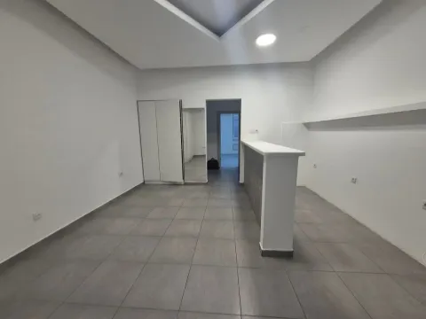 Izdavanje, poslovni prostor, 52m², Stari Grad, Beograd - image 3