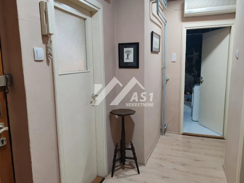 Izdavanje, dvosoban stan, 53m², Detelinara, Novi Sad Sve Podlokacije