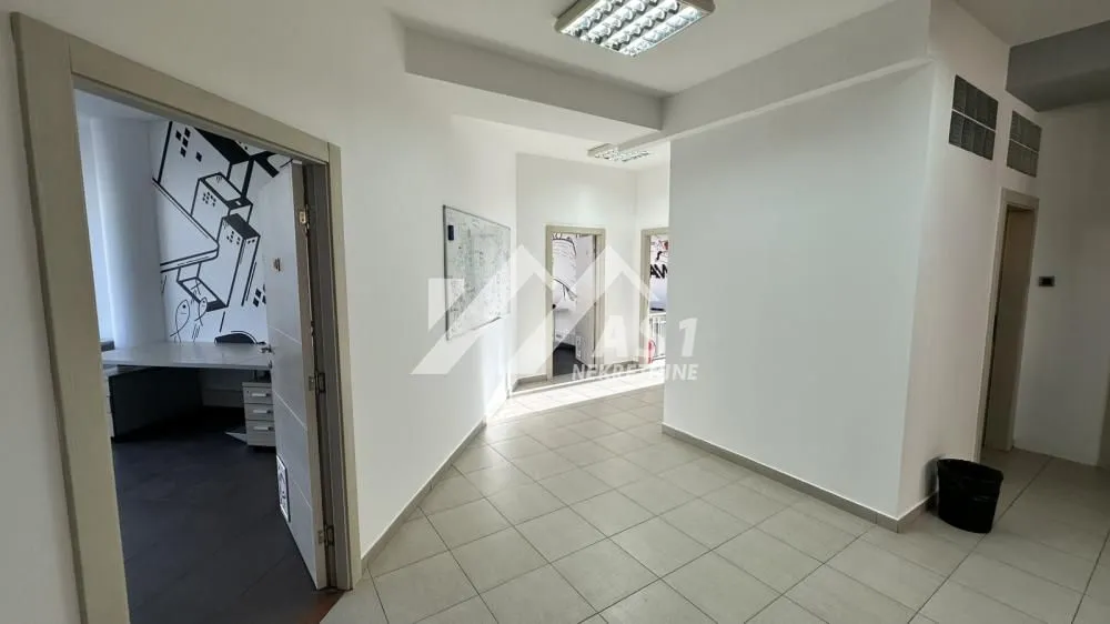 Rent, office space, 280m², Bulevar Oslobodjenja, Novi Sad Sve Podlokacije